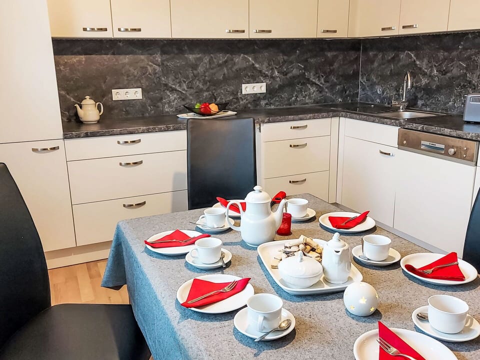 Table, Cabinetry, Property, Furniture, Tableware, Dishware, Countertop, Drinkware, Cup, Saucer