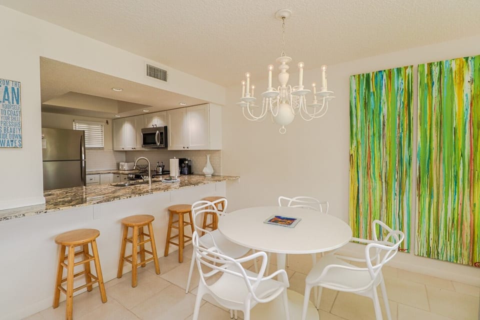 St. Augustine Beach Rentals Dining Room