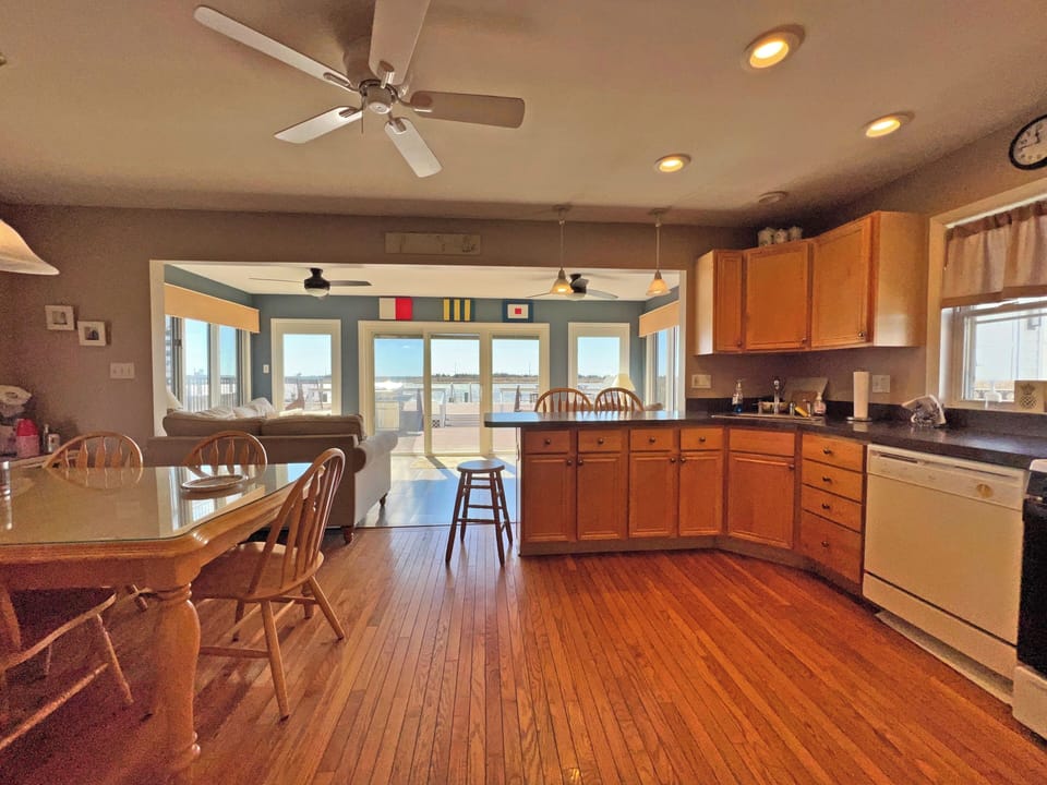 Dining / Kitchen