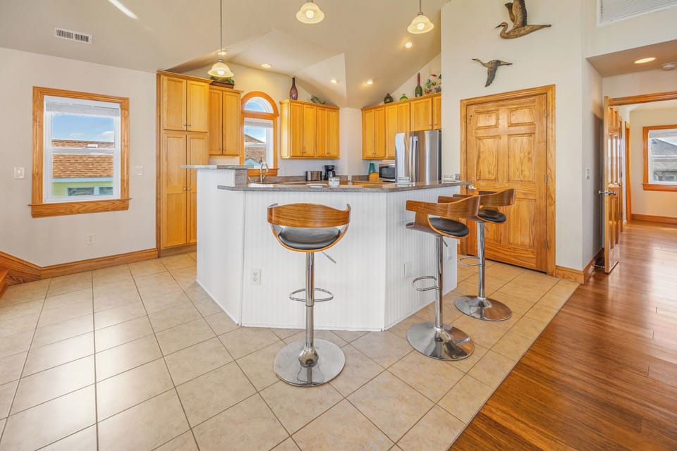 Surf or Sound Realty - 1209 - Aquamarine - Kitchen -1