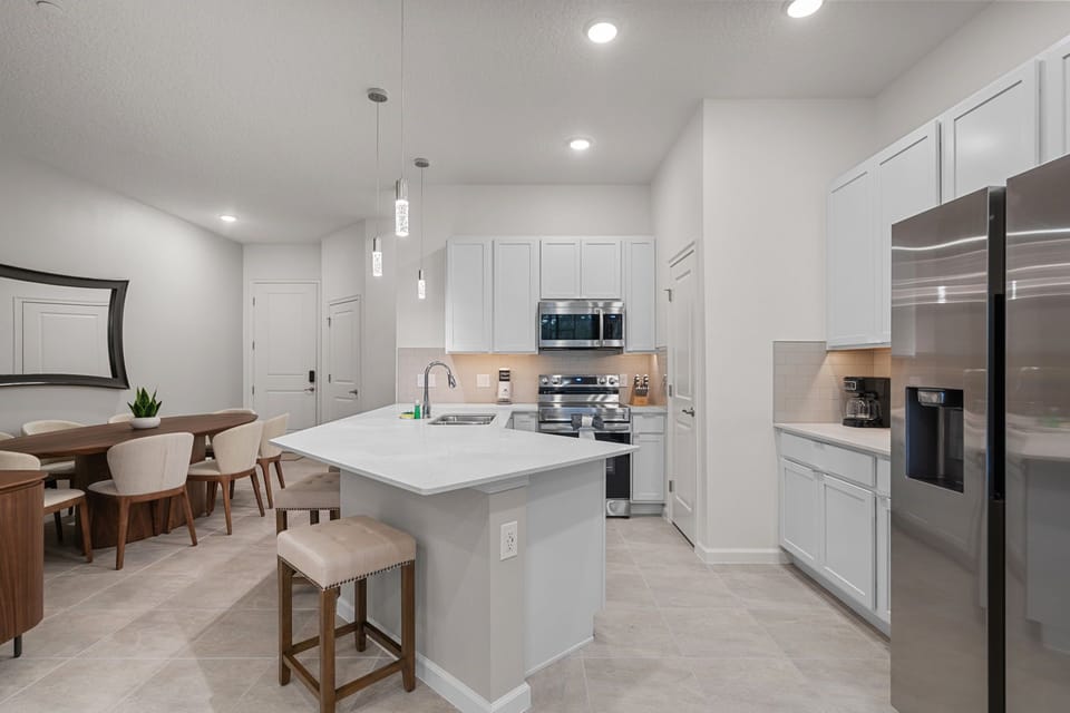 Fully-equipped kitchen