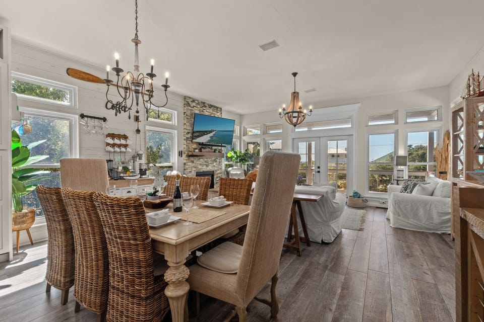 Dining Station Great for Large Groups