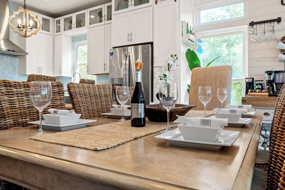 Dining Station Great for Large Groups 5