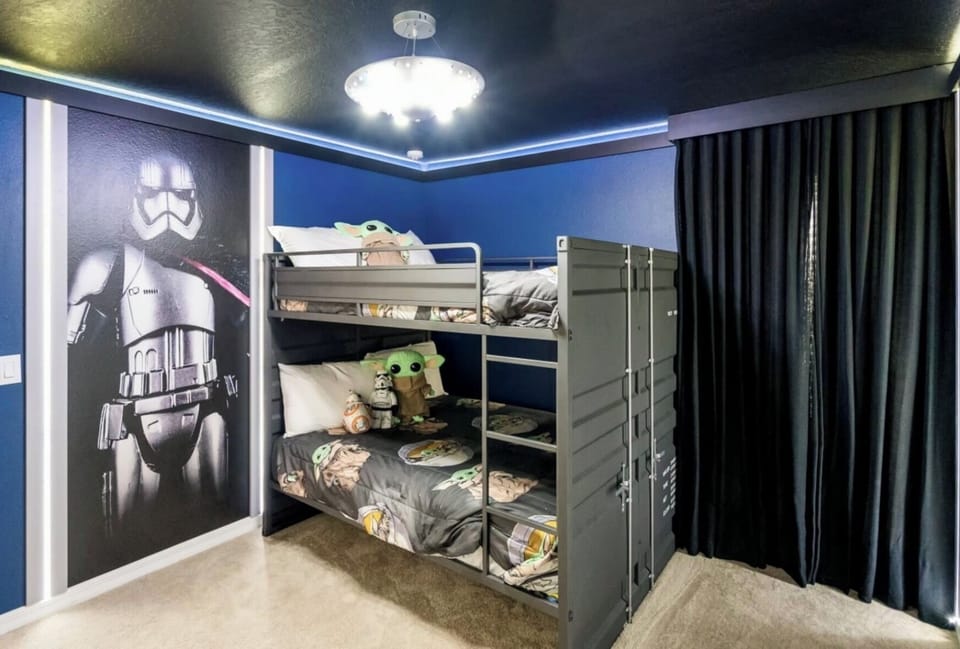 Star Wars Bedroom with 2 Double Beds (Bunk Beds)