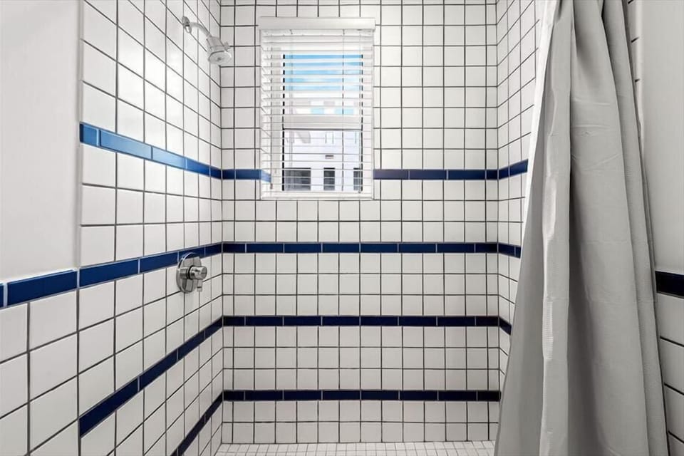 Miami Miami Beach Studio King Bathroom