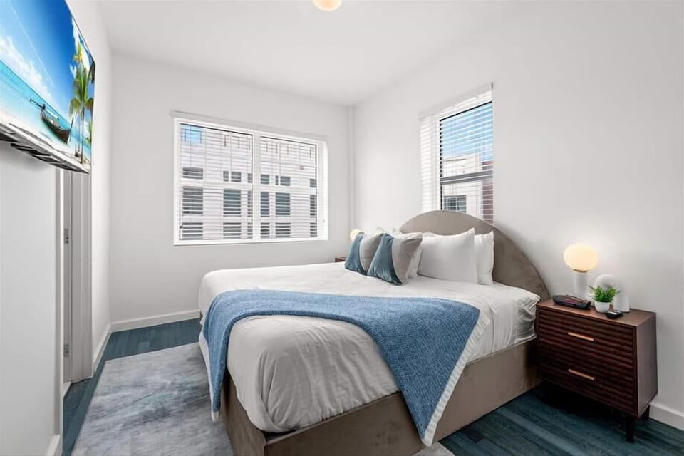 Miami Miami Beach Studio King Bedroom