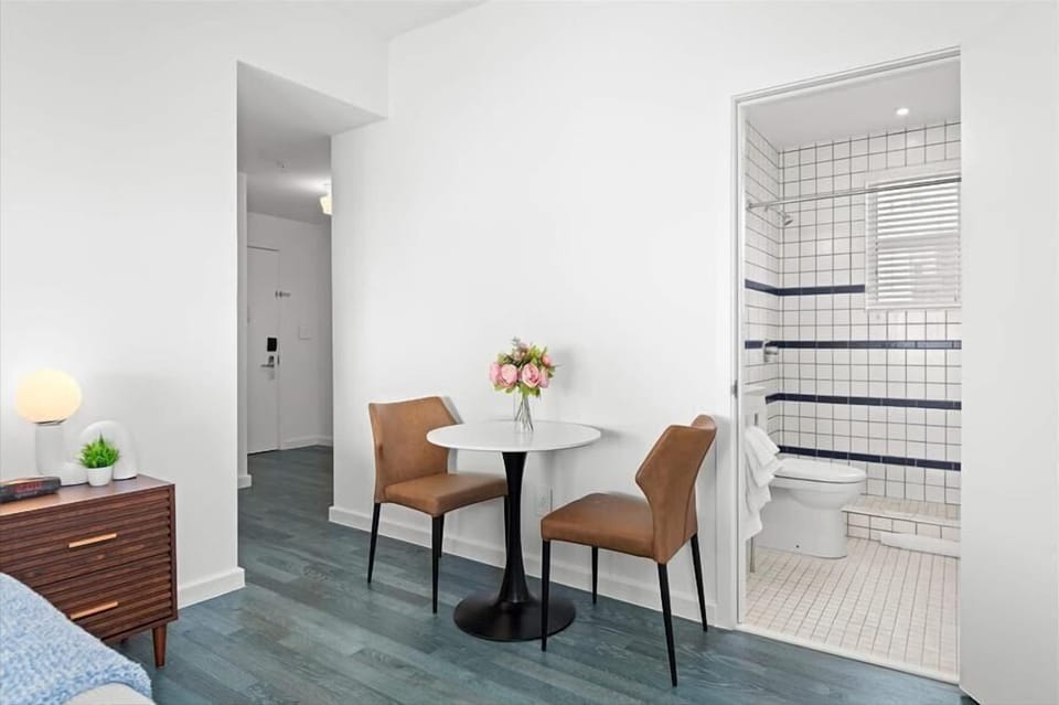 Miami Miami Beach Junior King Studio Dining Room