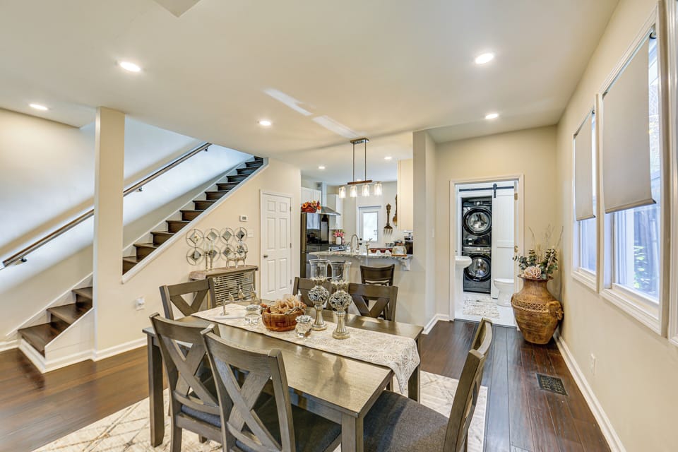 Dining Area | Dishware/Flatware | 1st Floor