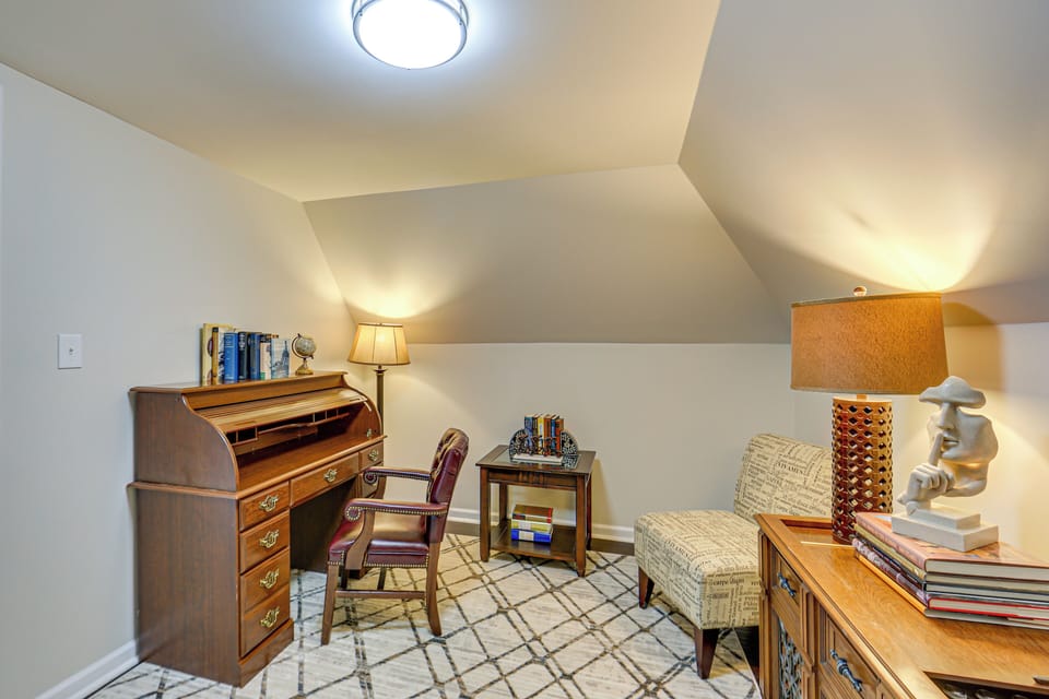 Office | Laptop Workspace | Free WiFi | 3rd Floor