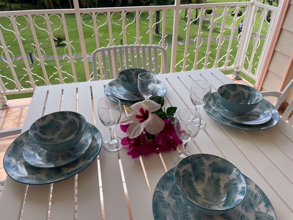 Outdoor dining