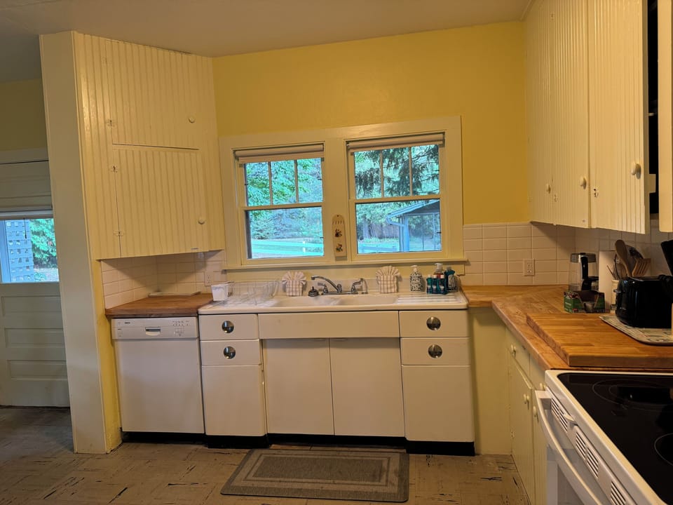 Kitchen with dishwasher main cottage