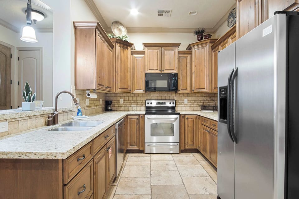 Fully equipped kitchen