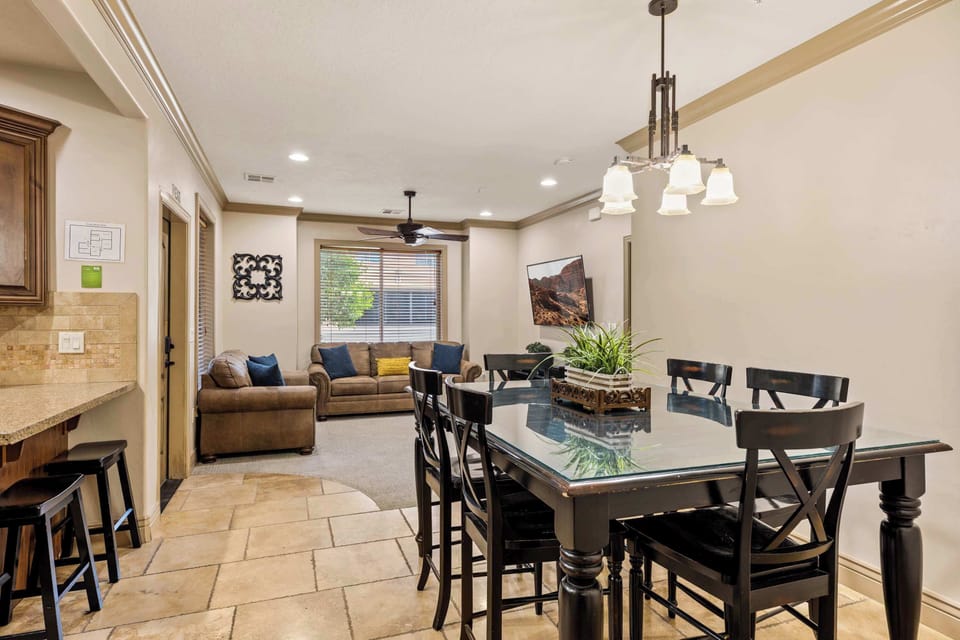 Dining/Living room combo