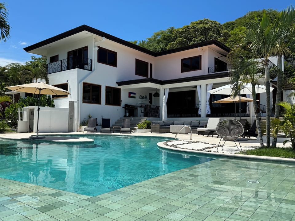 Villa Amor Azul Pool from the shallow sunshelf