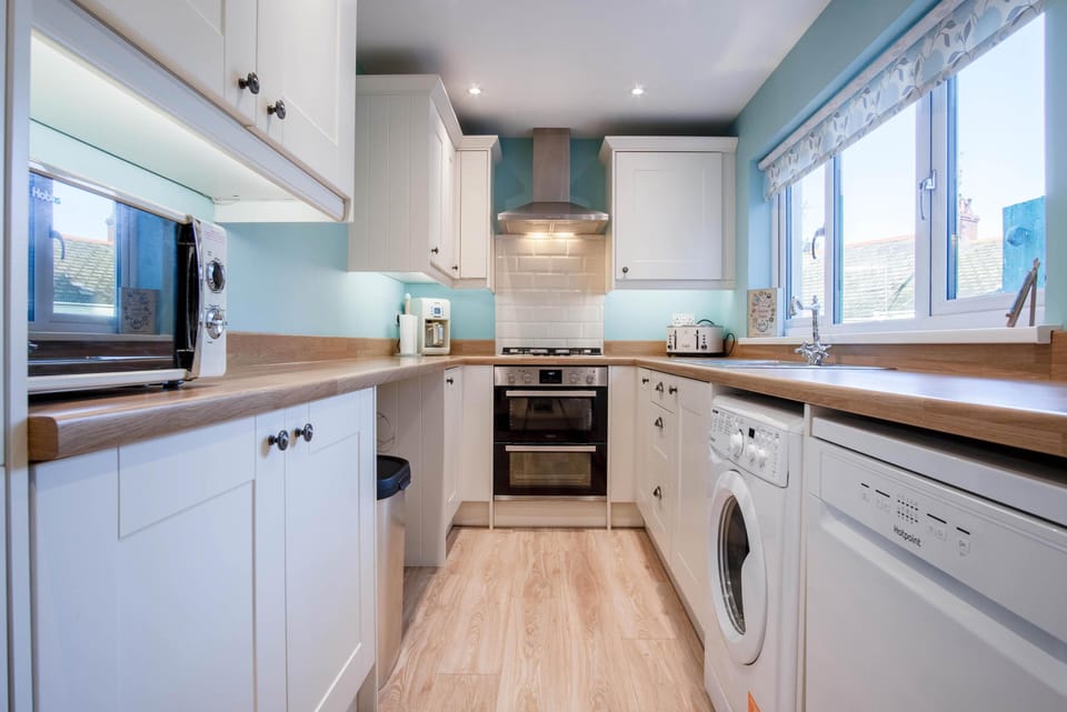 Ty George - 3 Bedroom Cottage - Tenby (24273)