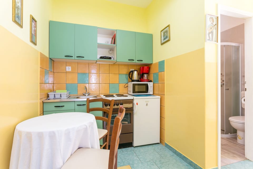 Kitchen 2