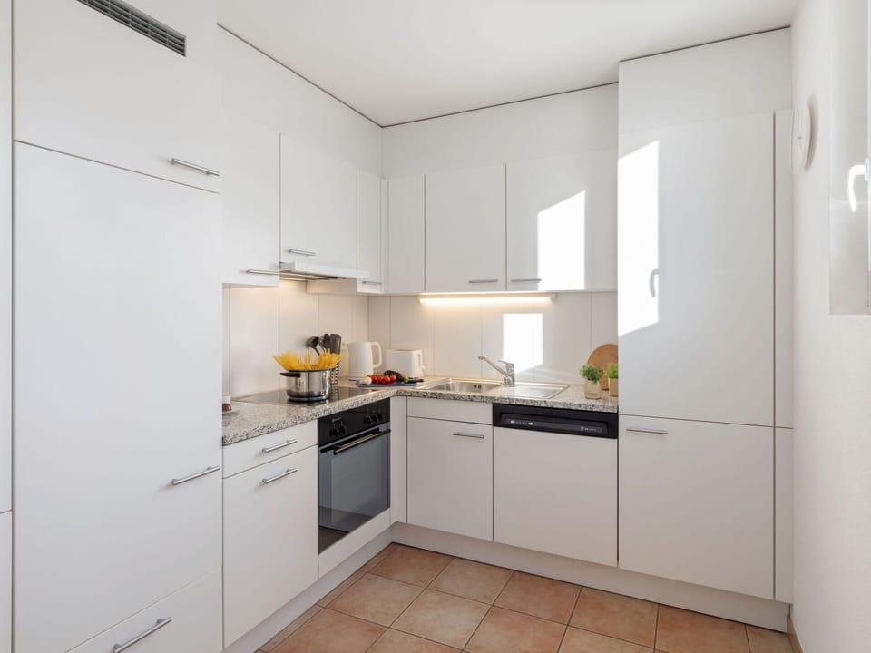 Kitchen Appliance, Kitchen, Countertop, Cabinetry, Interior Design, Major Appliance, Flooring, Wood, Floor, Ceiling