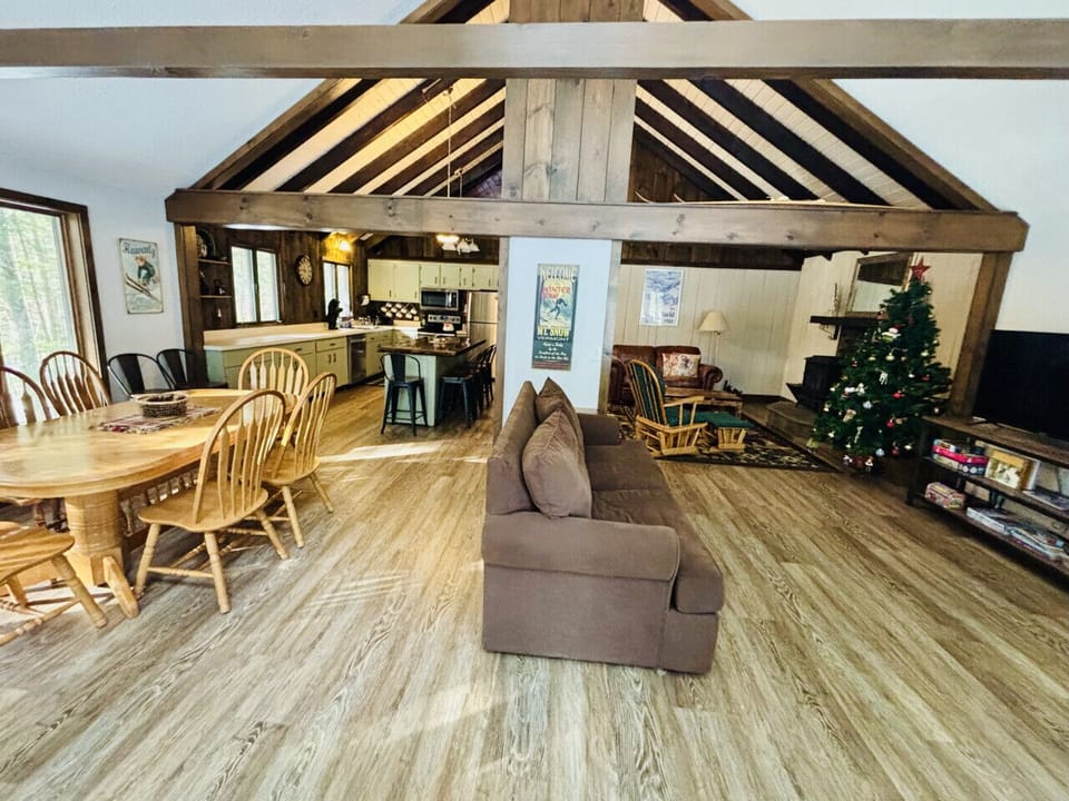 Open concept Kitchen, Living rm. Dining Room