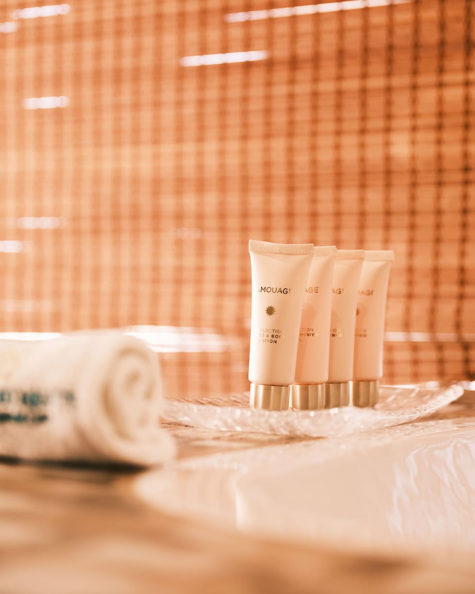 Bathroom amenities