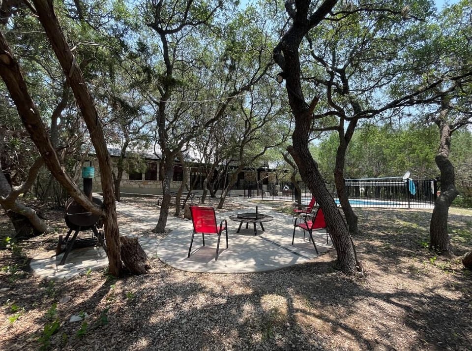 Outdoor fire ring area