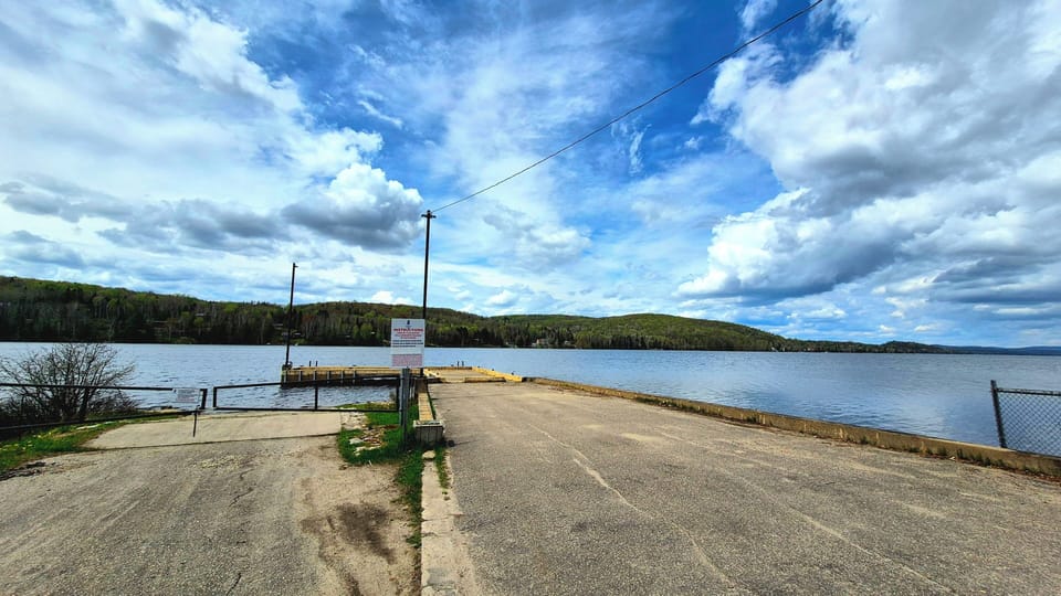 access to lake Chaud