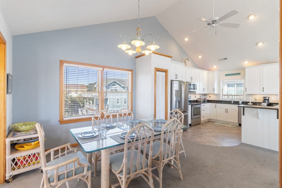 Top Level Dining Area