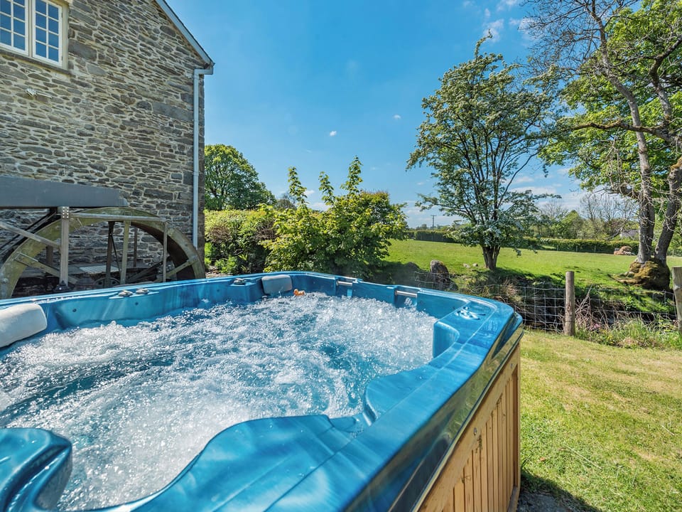 Hot tub | Dyffryn @ Glanffrwd Mill, Cellan, near Lampeter