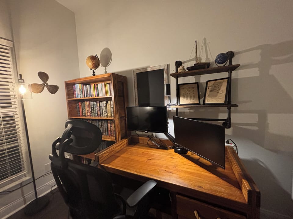 Work station, books, tv/monitor