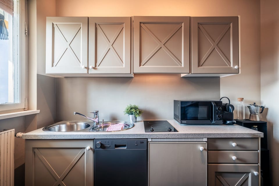 Kitchen with oven and ceramic hob