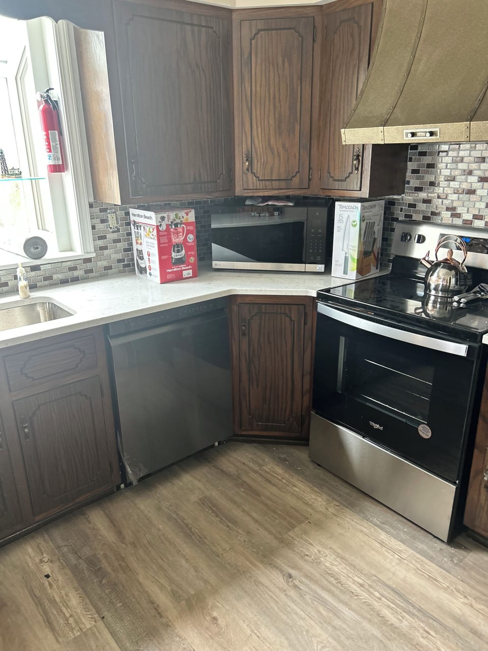 Full kitchen