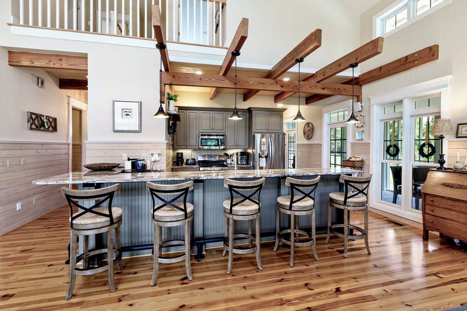 Kitchen bar counter with seating for 5