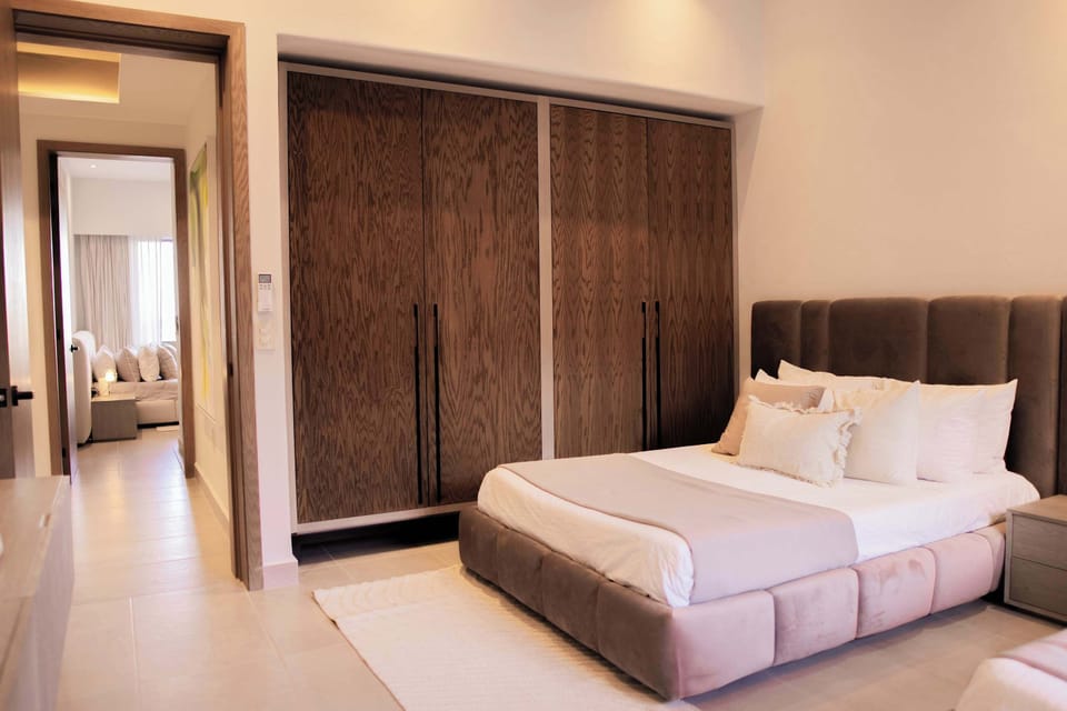 Enjoy a Perfect Spacious Closet!