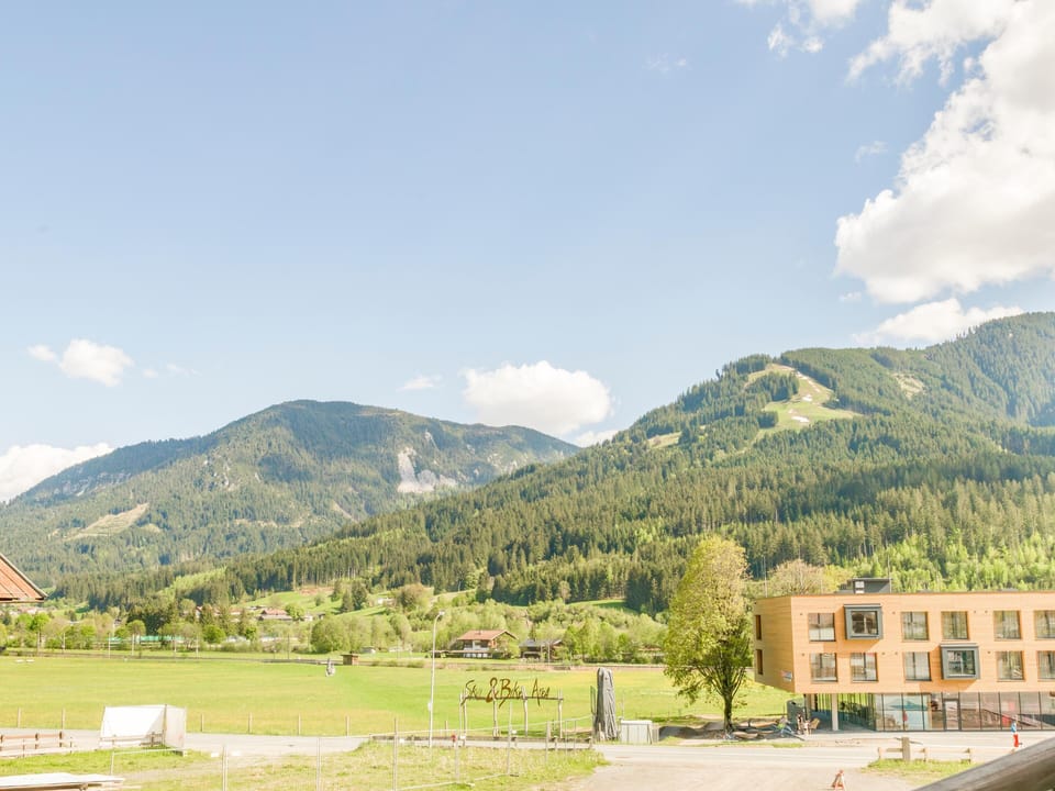 Immediate Surroundings [summer] (<1 km)