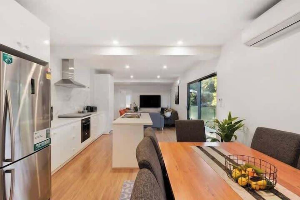 Well appointed dining and kitchen