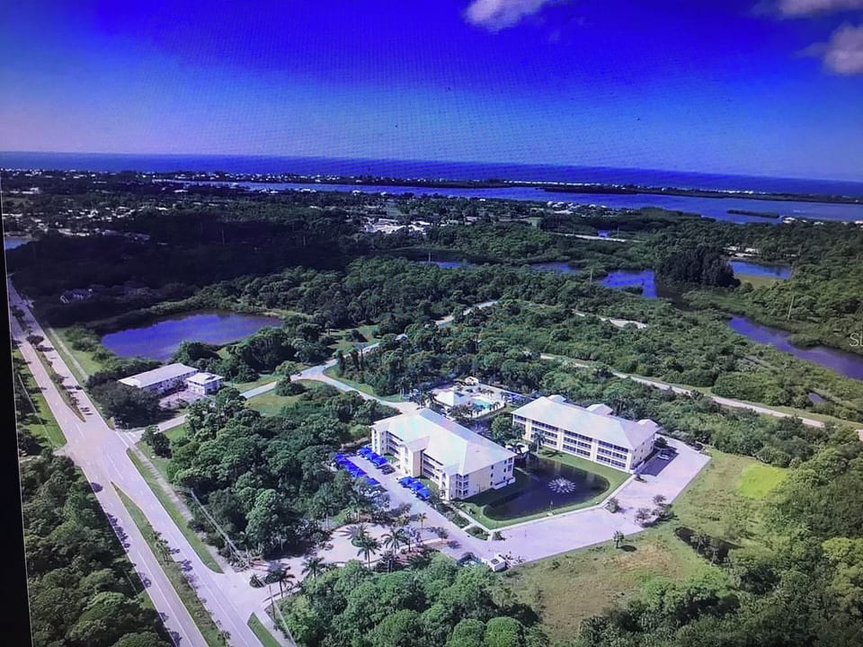 3/4 of a Mile to Lemon Bay