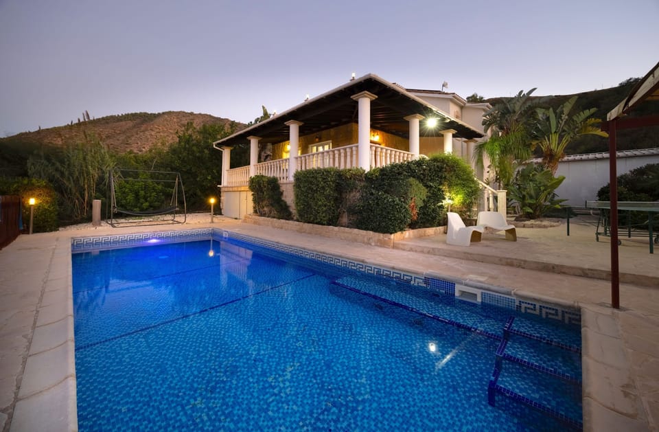 Enjoy the sparkling pool all day long