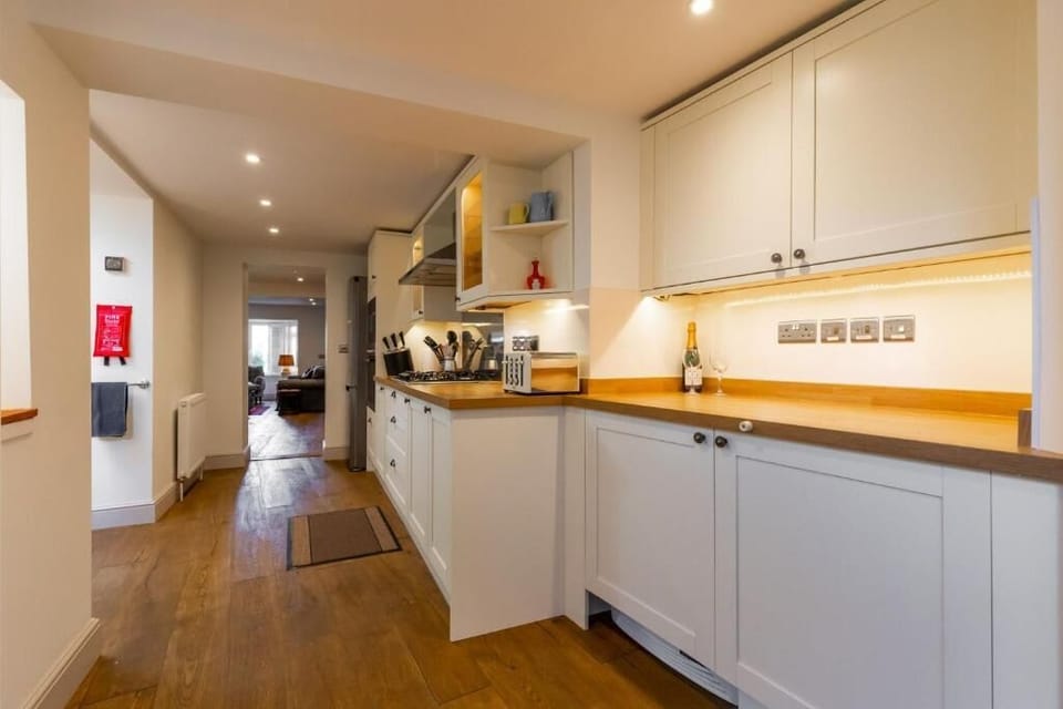 St Josephs Cottage, Norfolk - Host & Stay
