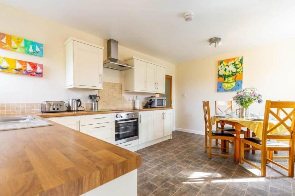 The Hideaway, Wells-next-the-Sea - Host & Stay