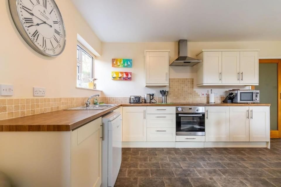 The Hideaway, Wells-next-the-Sea - Host & Stay