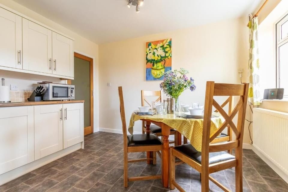 The Hideaway, Wells-next-the-Sea - Host & Stay