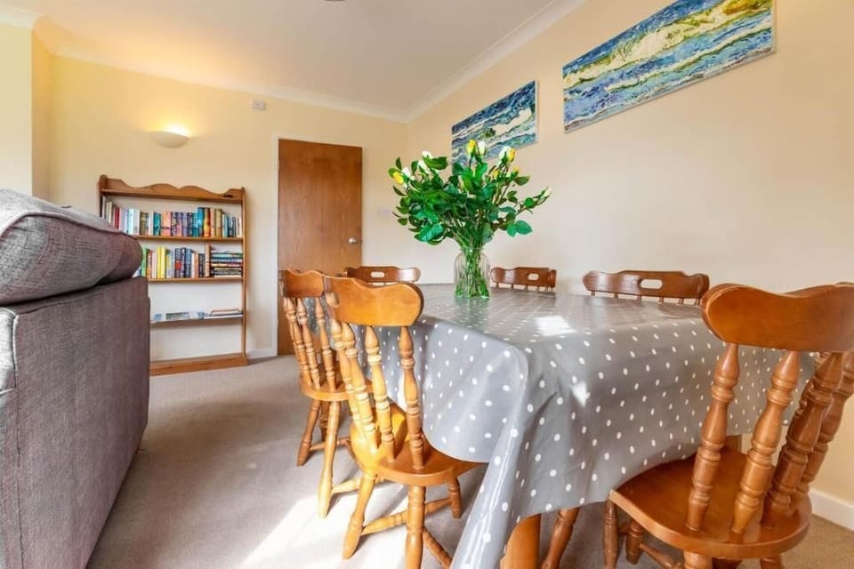 The Hideaway, Wells-next-the-Sea - Host & Stay