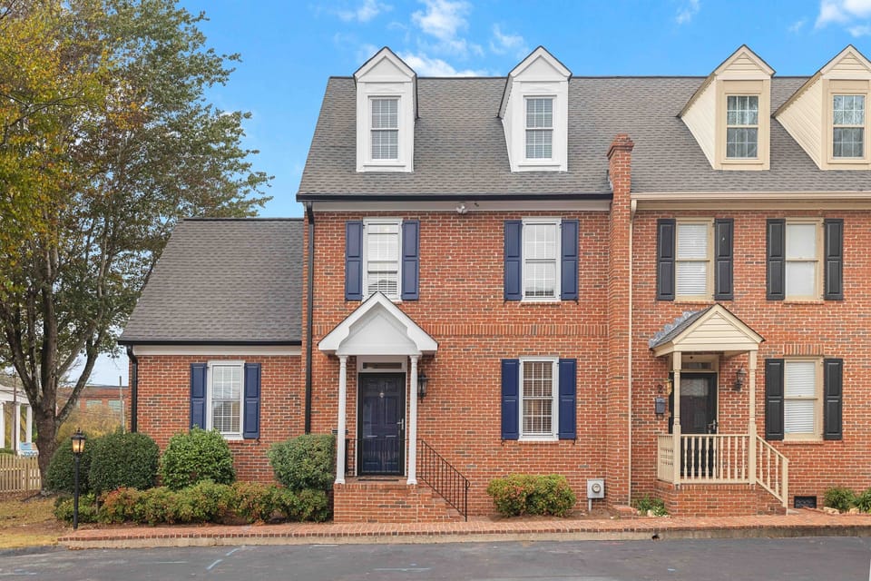 This charming townhouse is just a short walk from downtown Rome, offering you modern living spaces and a private patio