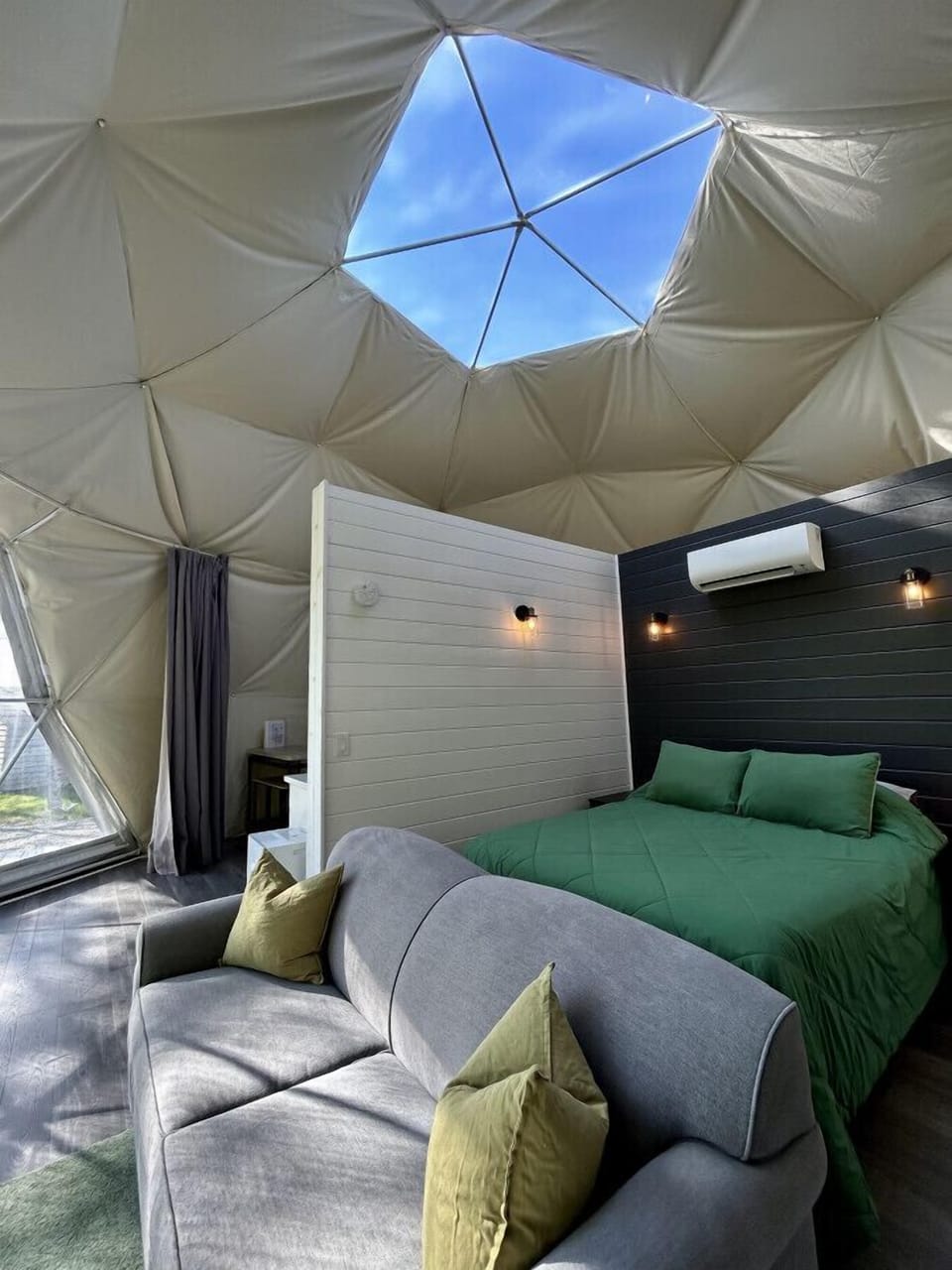 Bedroom/Living Space