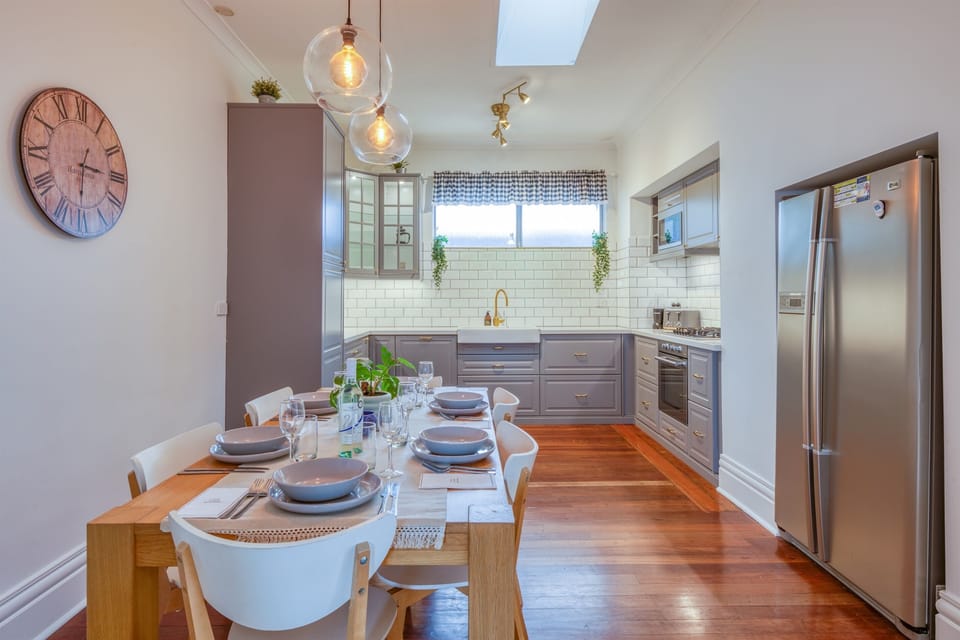 Dining area overlooking the kitchen