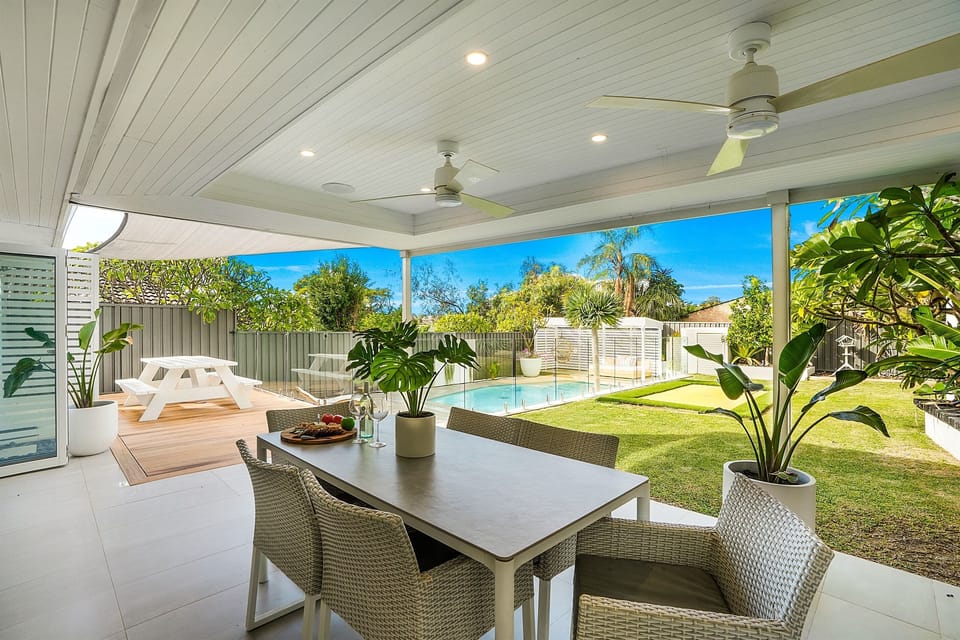 Alfresco dining with built in outdoor BBQ