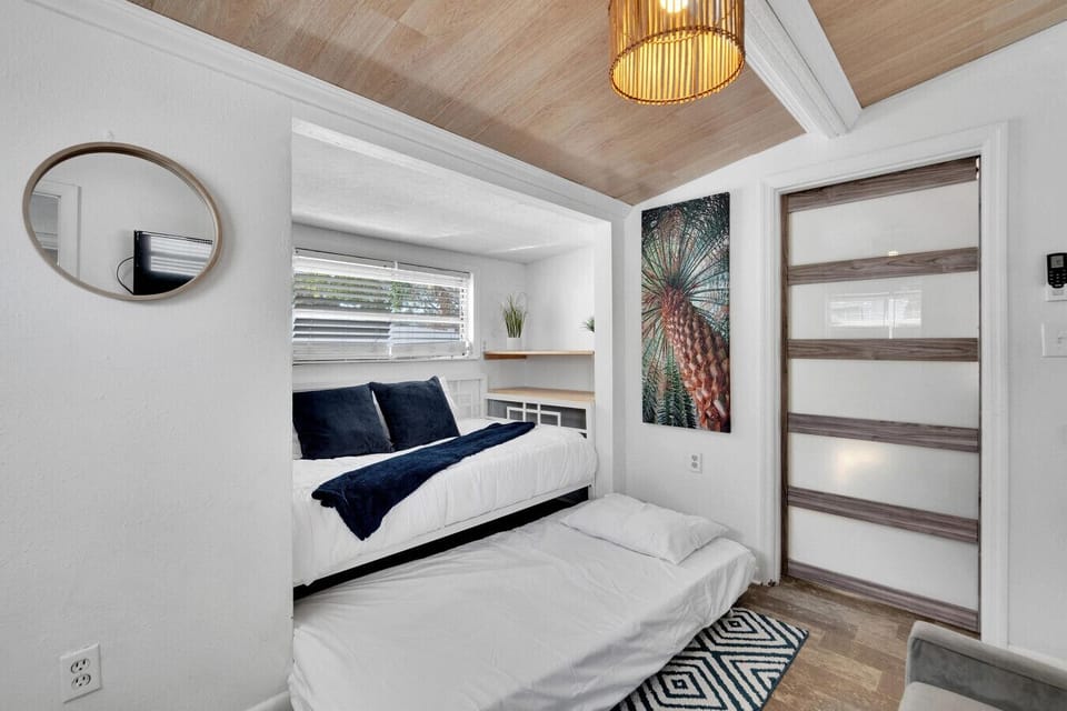 Second bedroom with 2 twin beds.