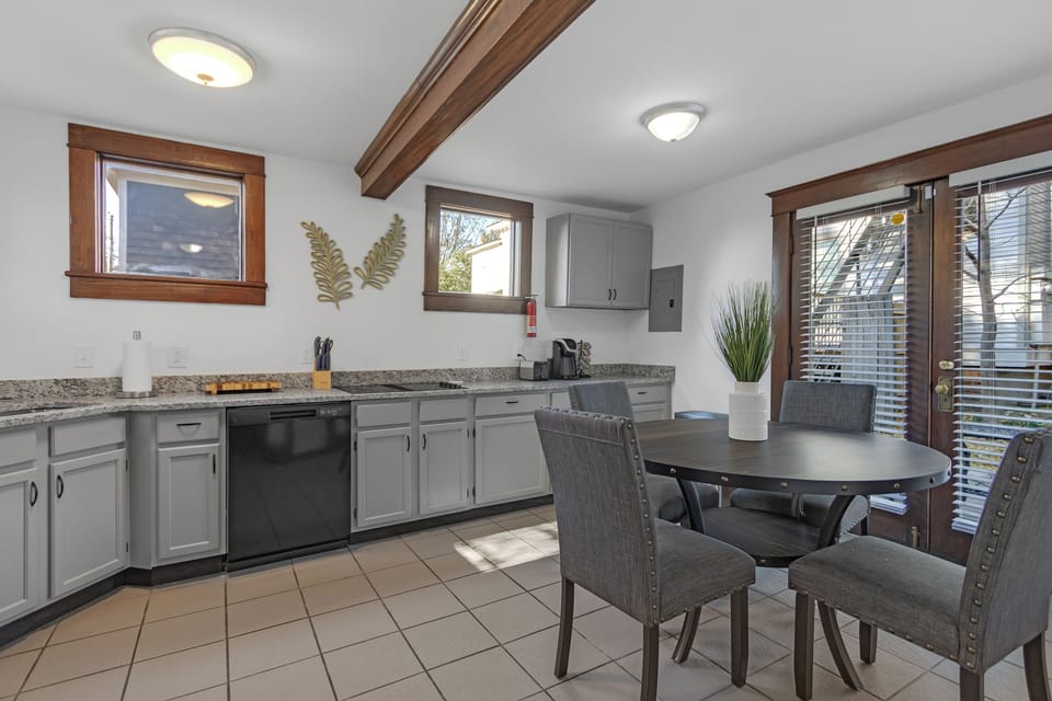 Eat In Kitchen