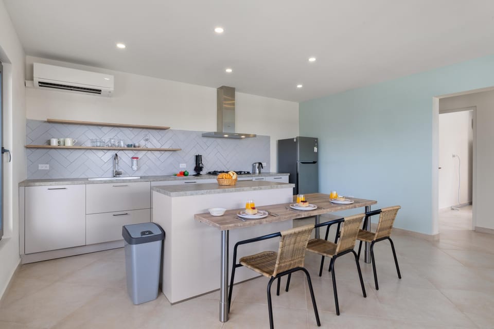 Modern NEW 2BR1BA ~ Nature Escape ~ Great Location (24994)