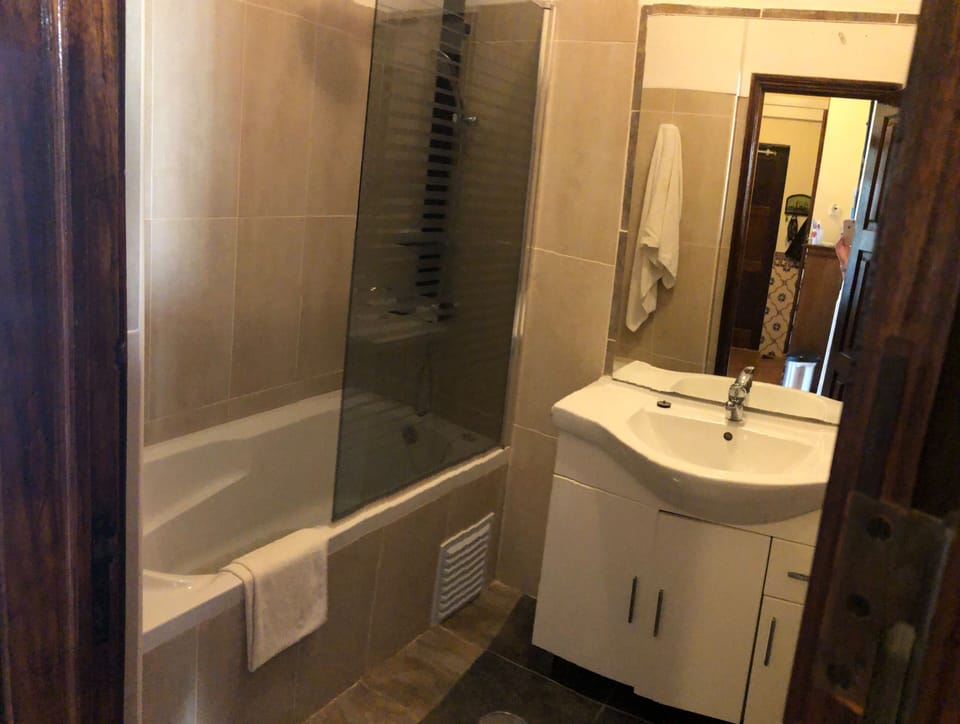 Family Bathroom 