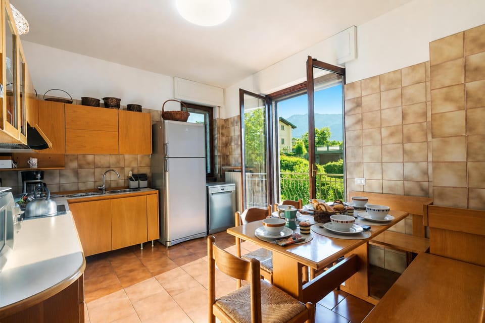 Kitchen and dining area